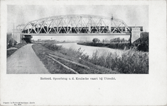 4372 Gezicht op de spoorbrug in de lijn Utrecht-Rotterdam over de Keulsche Vaart (Merwedekanaal) te Utrecht.N.B. Dit ...